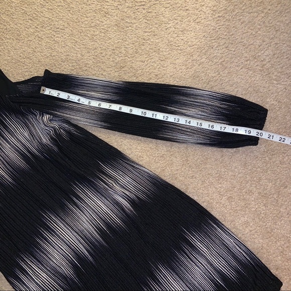 ZARA Cold Shoulder Black & White Shift Dress - Picture 5 of 6